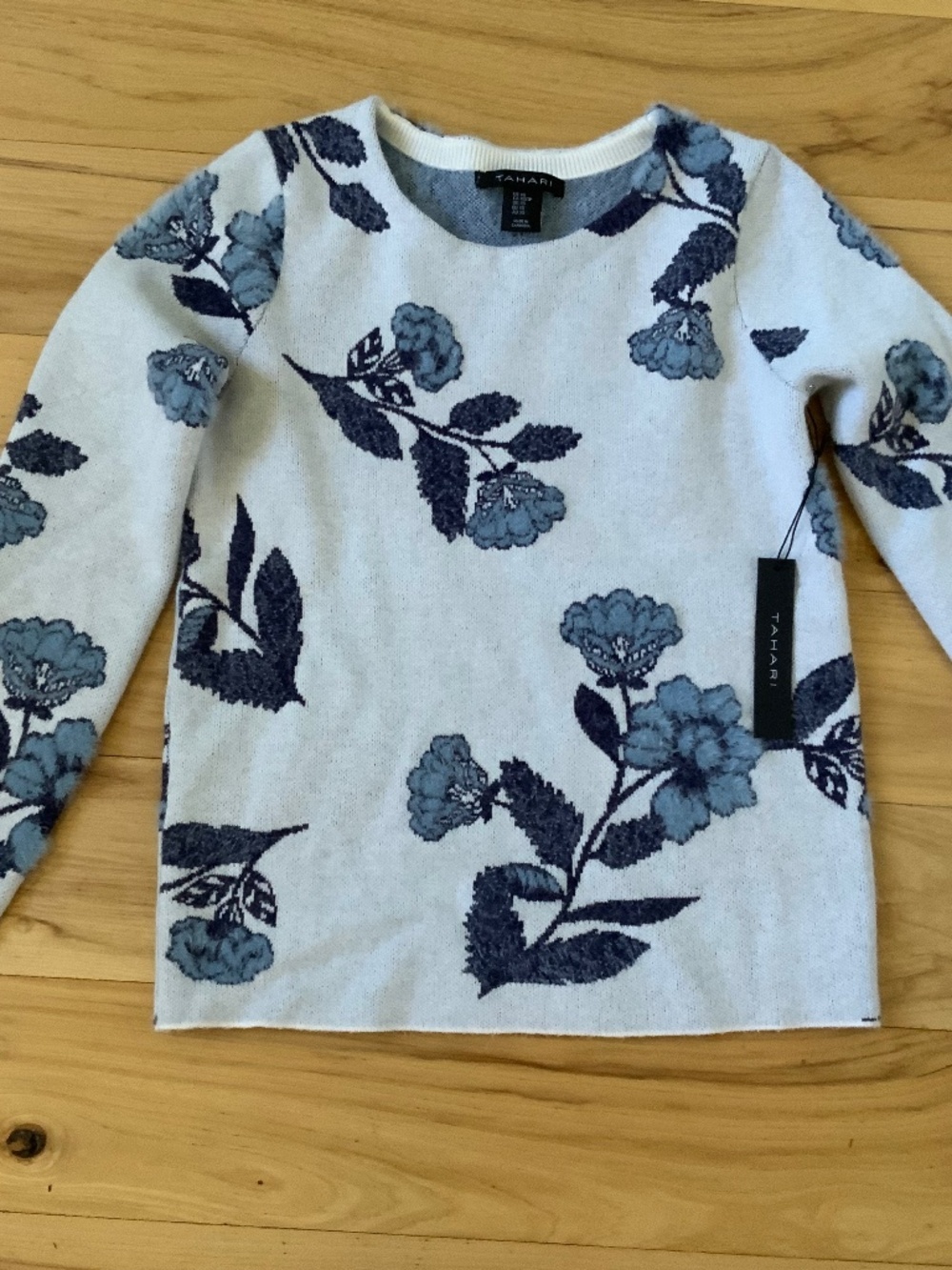 Brand new with tags TAHARI sweater size xs. $28